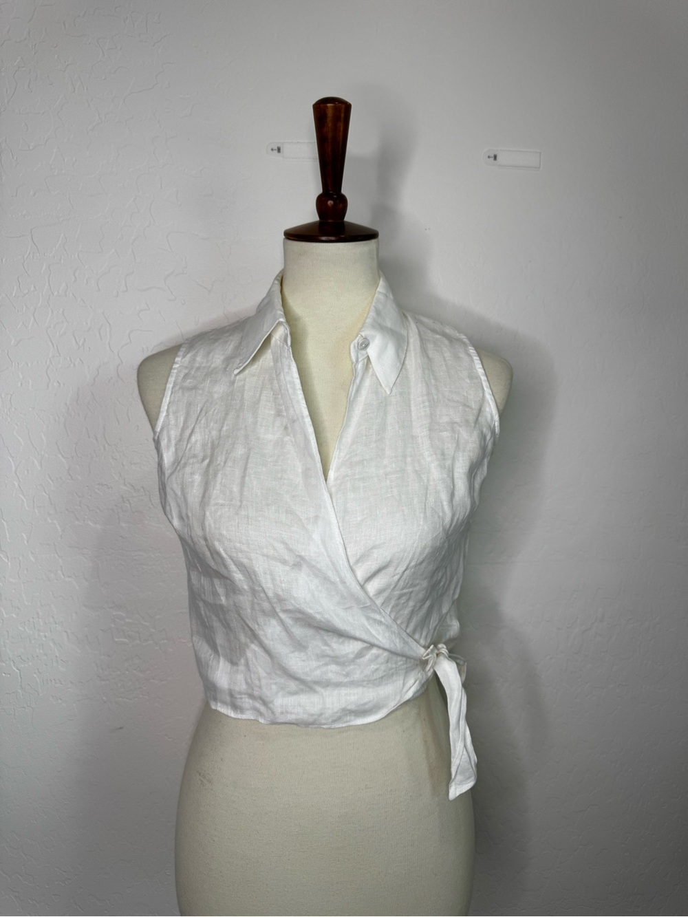 Vintage Rena Rowan White 100% linen  Sleeveless Linen Wrap Top